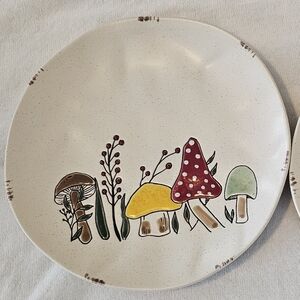 NWT Set of 2 Spectrum Designz Mushroom 8 in Salad Plates